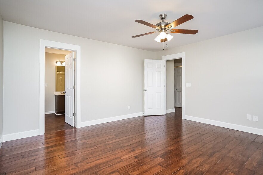 Building Photo - 102 Meadow Crest Ct