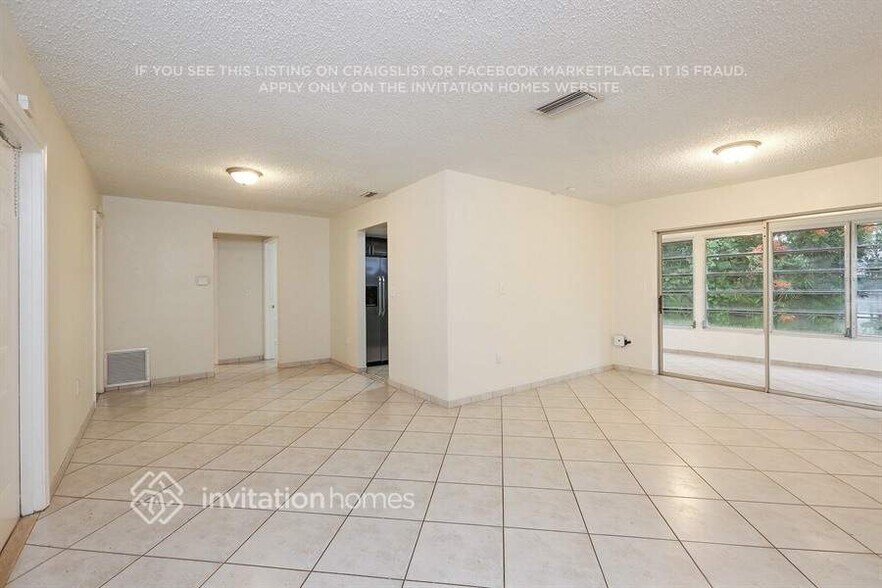 Building Photo - 2430 NW 81st Ave