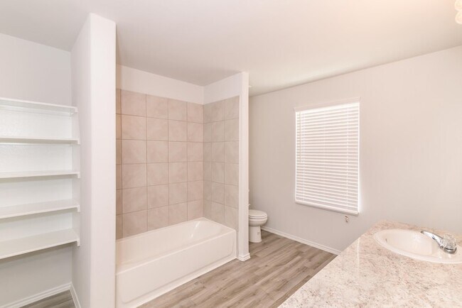 Building Photo - 24242 Ravenna Oaks Ct