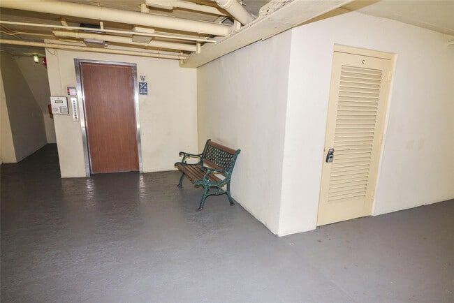 Building Photo - 1401 S Federal Hwy