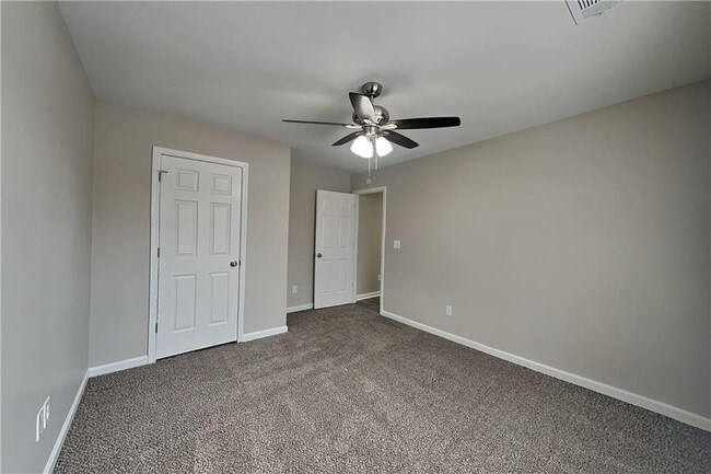 Building Photo - 401 Martin Field Ct