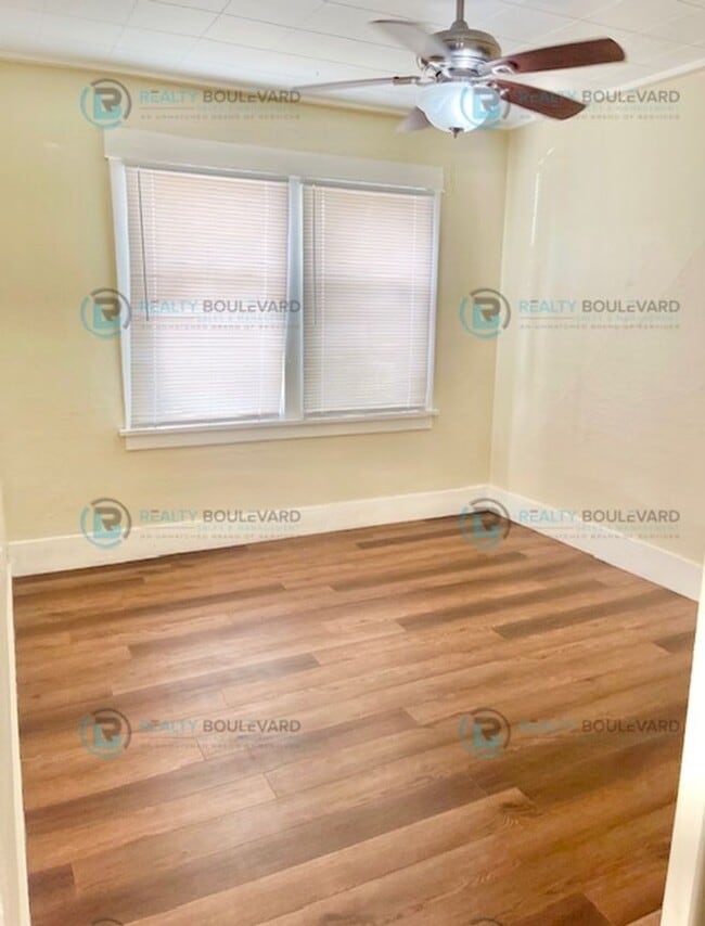 Building Photo - Cute Cottage in Downtown Reno with a private front and back yard! Near UNR, Shopping, Busses & fr...