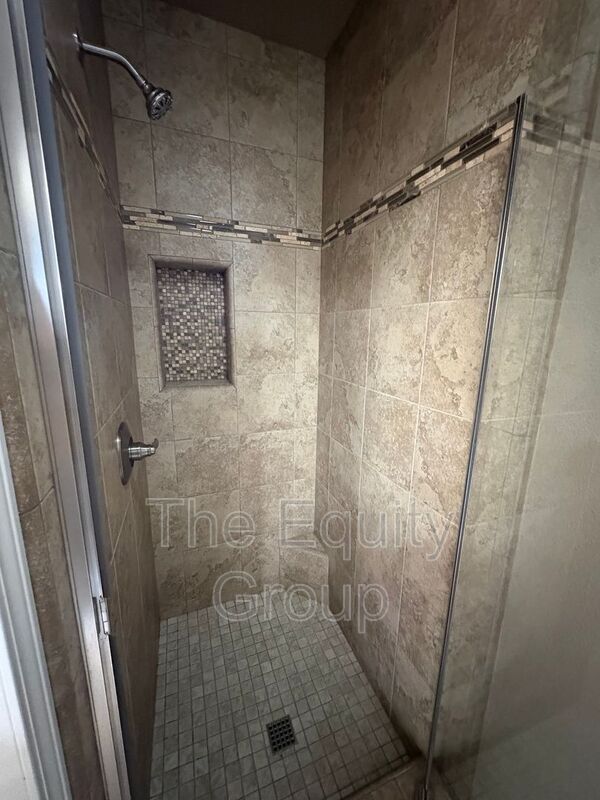 Building Photo - 540 W Birch Ct