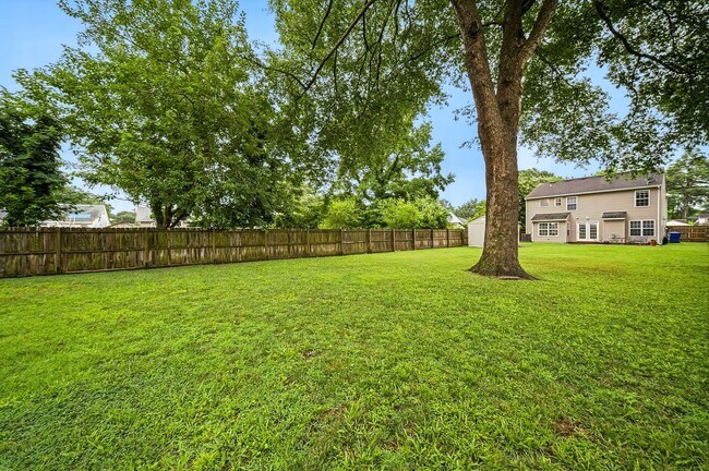 Building Photo - LARGE 4 BEDROOM HOME NEAR MILITARY BASE AND BAY