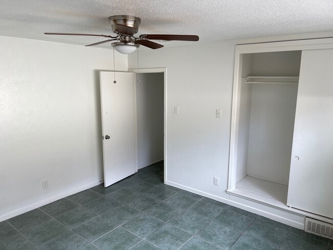 Building Photo - 3105 Lourdes St