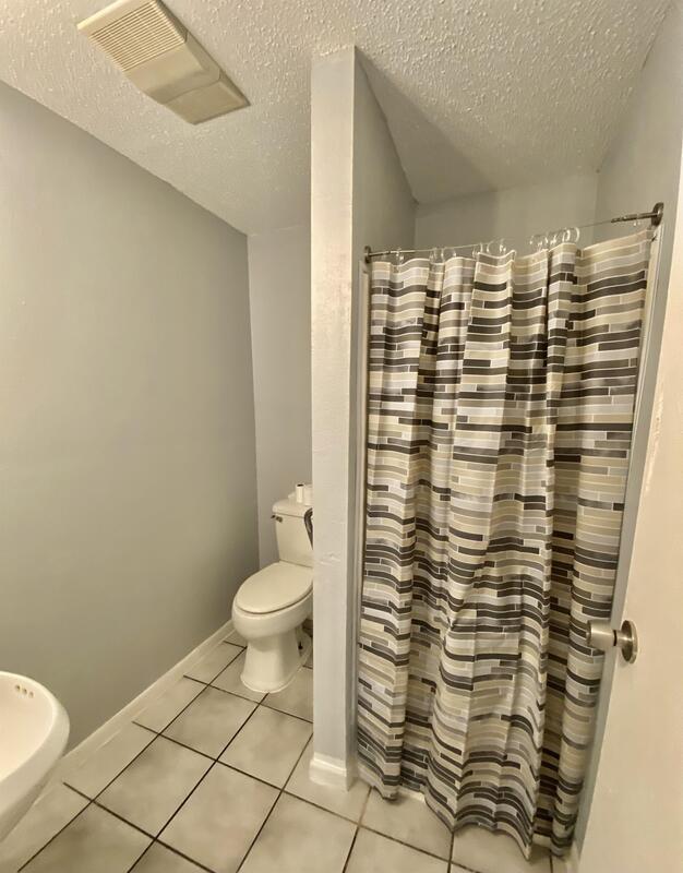 Building Photo - 1750 Morales St