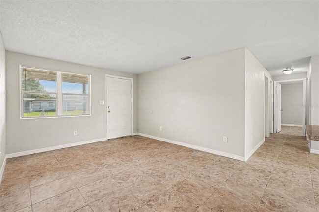 Building Photo - 4923 S 82nd St
