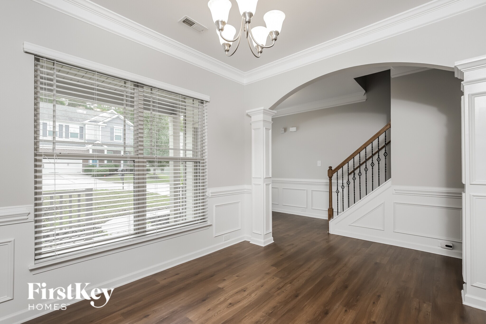 Building Photo - 4476 Redfern Pl