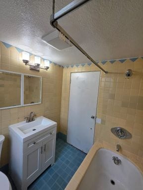 Building Photo - Afordable 2 Bedroom Apt. located Beacon Hill Near International District