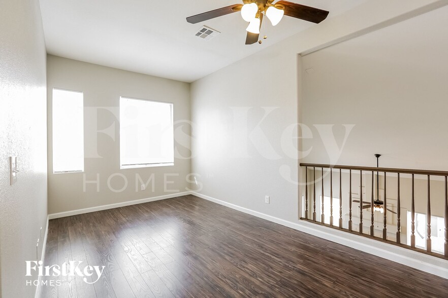 Building Photo - 7208 Golden Falcon St