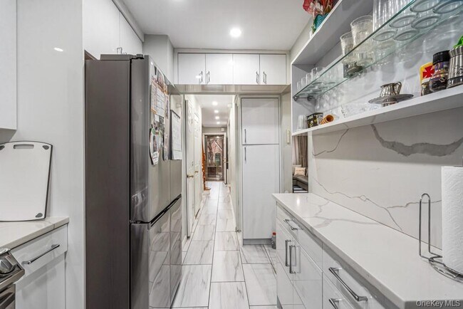 Building Photo - 95-25-95-67 67th Ave