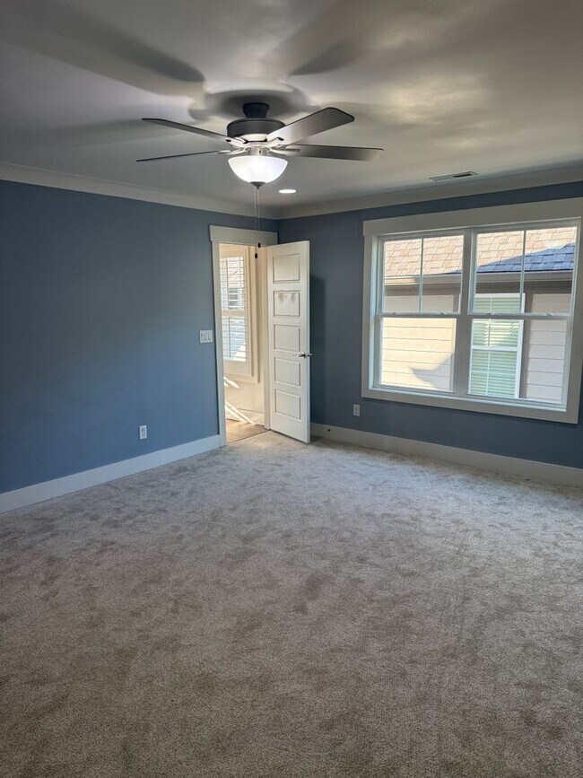 Building Photo - Ready to Rent in Barnsley Park