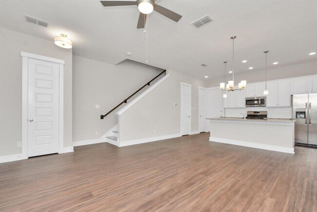 Building Photo - 739 Strawberry Pines Ct