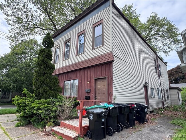 Building Photo - 244 Broad St