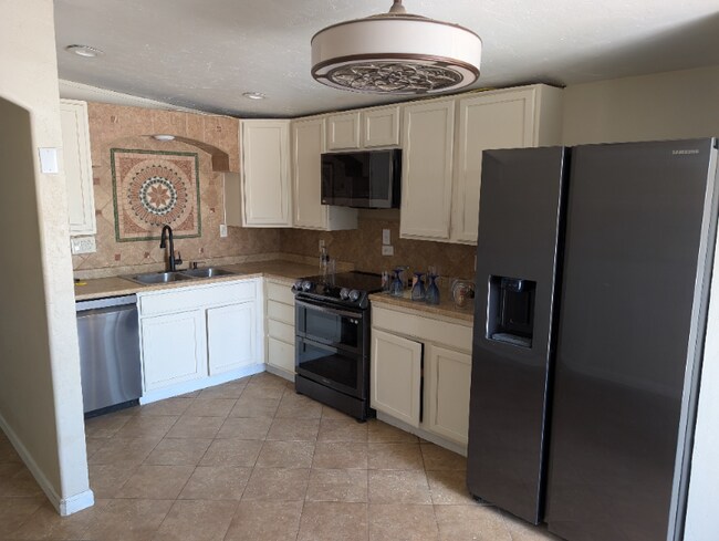 Building Photo - 4700 S Tucson Estates Pkwy