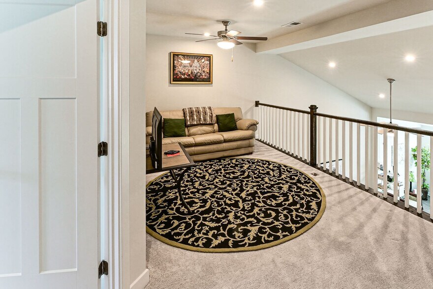 Building Photo - 18013 Seaview Ln