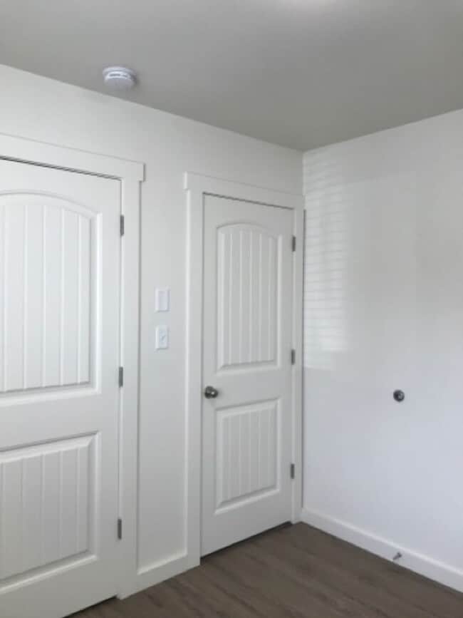 Building Photo - 584 Monroe St