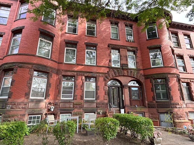 Building Photo - 1901 Beacon St