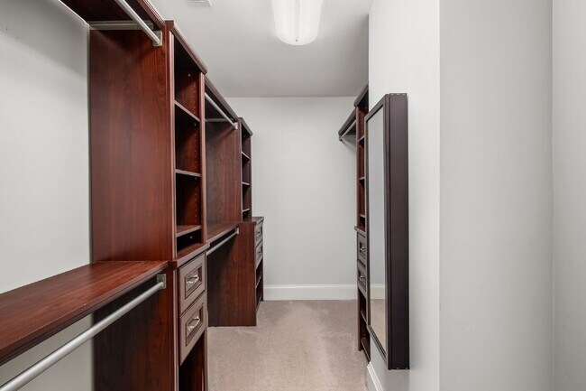 Building Photo - Move in before December 31st and get $100 OFF your rent for the first 3 months — PLUS a $250 Amaz...