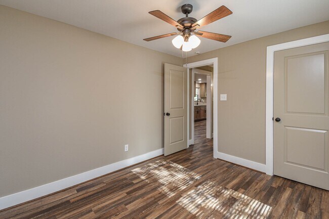 Building Photo - 9126 Lazy Ln