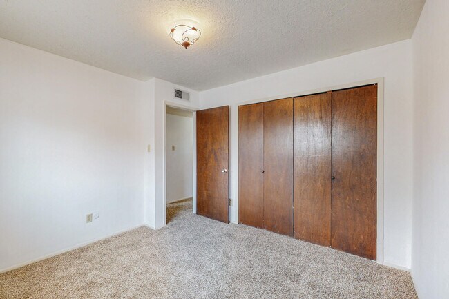 Building Photo - 7309 Coulson Dr NE