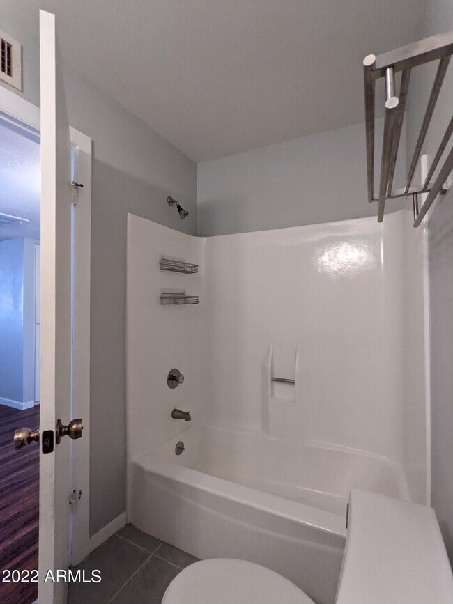 Building Photo - 10044 N 39th Ln