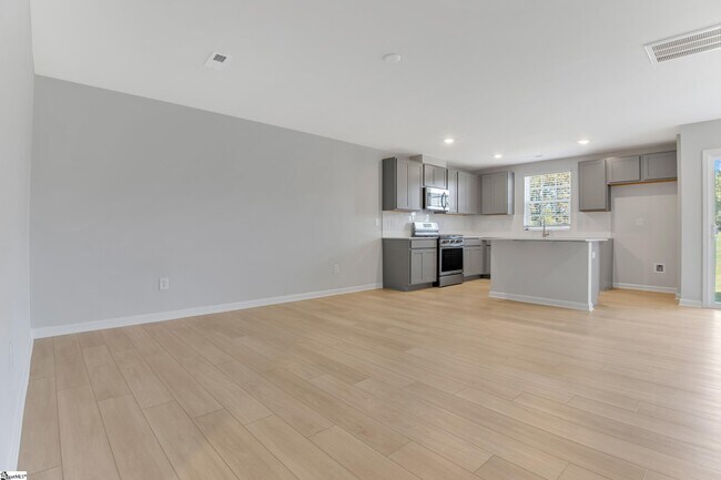 Building Photo - 3040 Willow Rd
