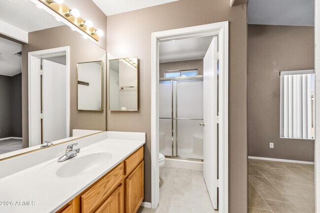 Building Photo - 858 E Monterey St