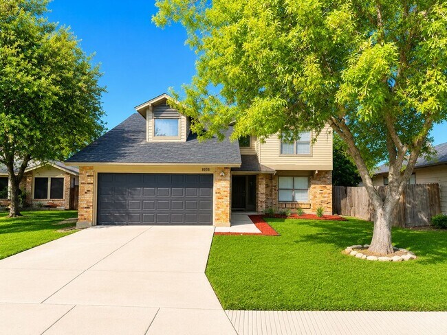 Building Photo - Completely updated Ventura beauty with over 2,000 square feet, TWO living areas, and a downstairs...
