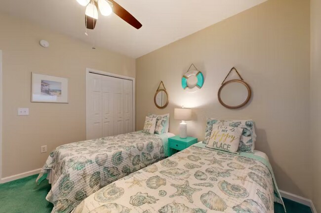 Building Photo - River Oaks Condos