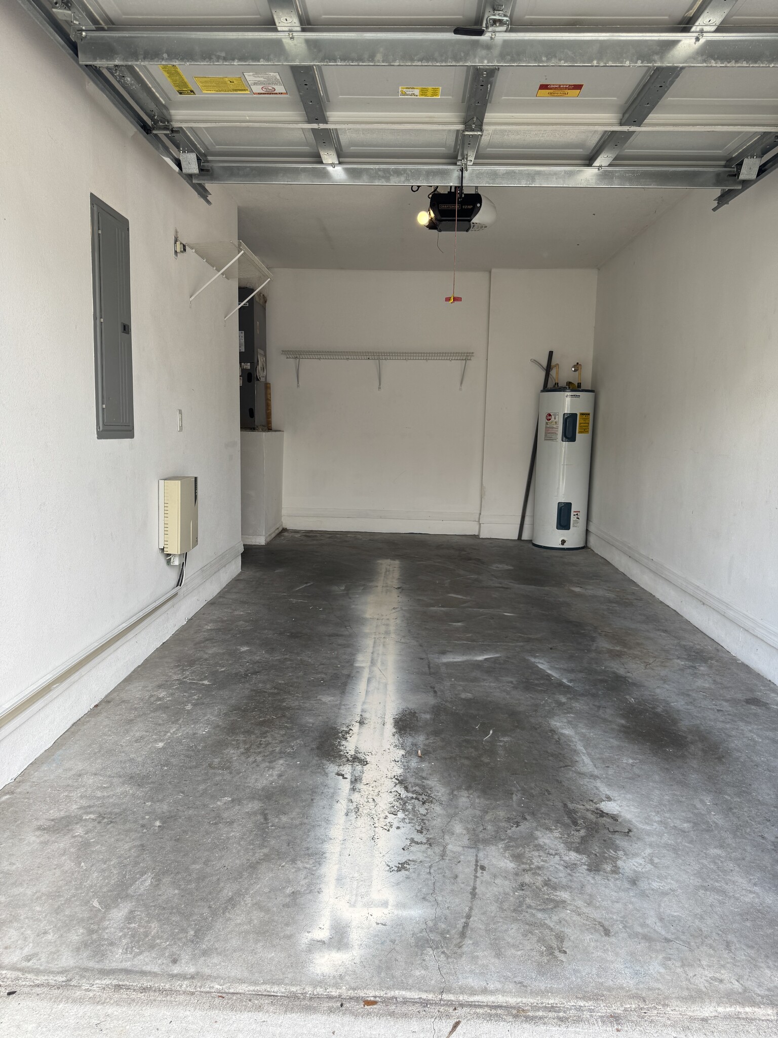 garage - 9843 Ashburn Lake Dr