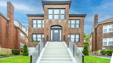 Building Photo - 140 Columbia St