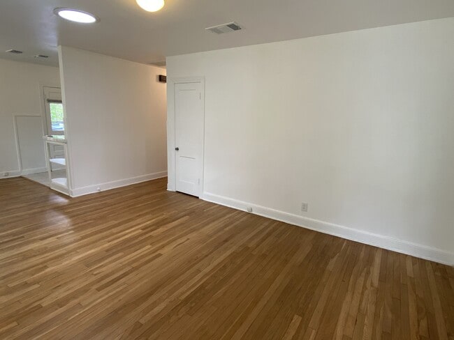 Building Photo - 3911 Avenue F