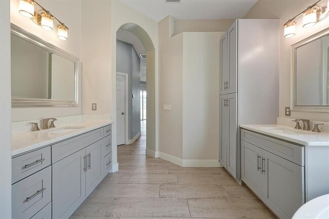 Building Photo - 231 Lakay Pl