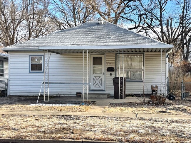Primary Photo - 3 Bed House For Rent in Elsberry