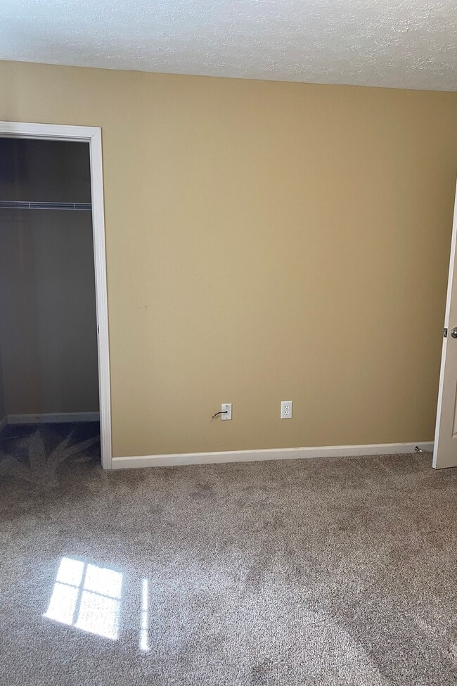 Building Photo - 125 Hillridge Ct