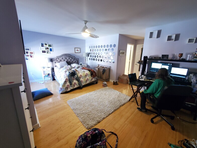 Master bedroom from back left corner - 1429 Corcoran St NW