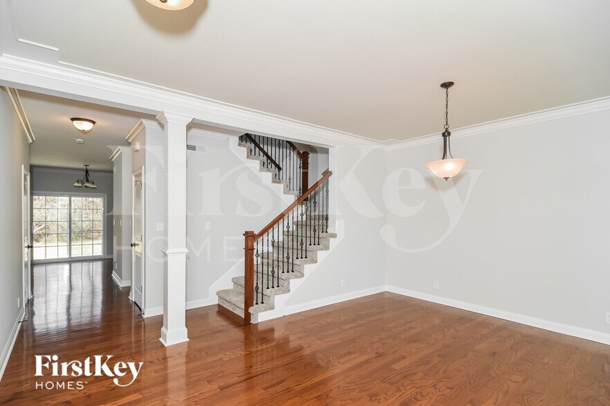 Building Photo - 388 Abeline Dr