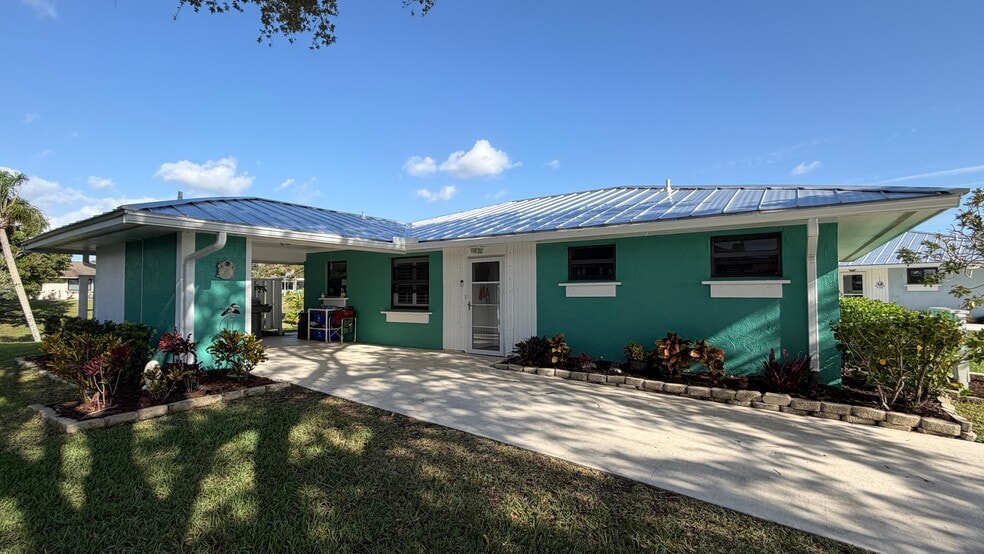 Building Photo - 5227 SE Sea Island Way