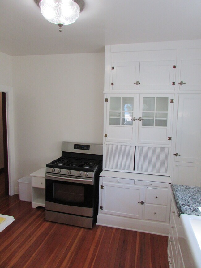 Kitchen - view 2 - 2217 A Ocean Ave - 2213 Ocean Ave