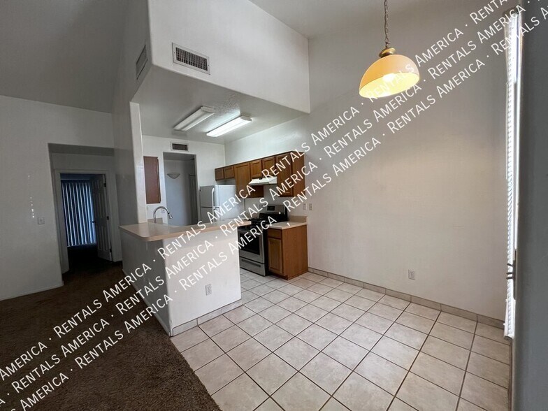 Building Photo - 6338 S Colonial Way