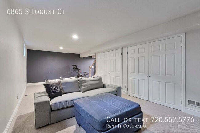 Building Photo - 6865 S Locust Ct