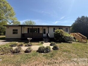 Building Photo - 742 Central Dr NW