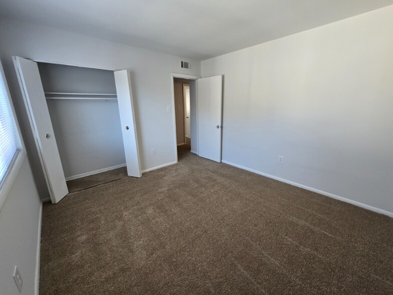 Building Photo - 806 Brook Hill Rd