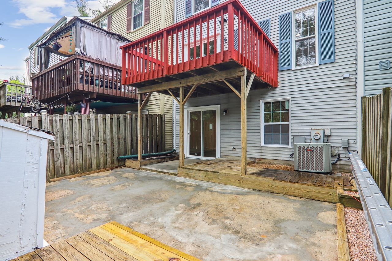Building Photo - 18257 Smoke House Ct