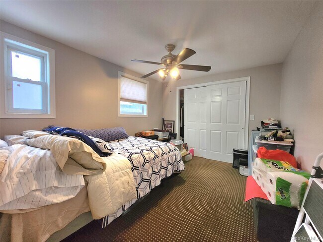 Building Photo - 244 Martin Dr