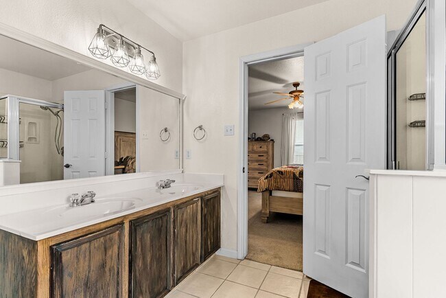 Building Photo - 2500 Waterfall Dr