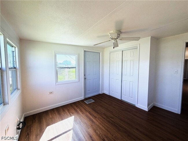 Building Photo - 139 Gaslight Ave