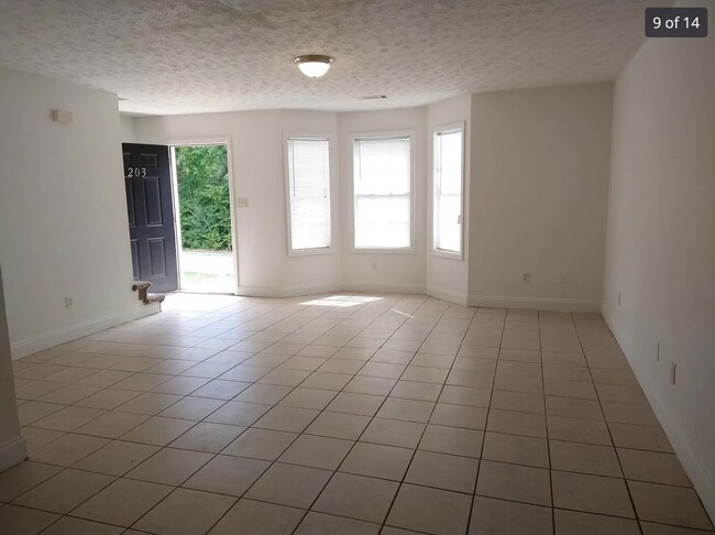 Building Photo - 203 Westchester Cir