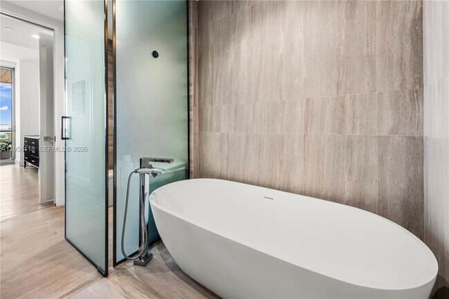 Building Photo - 5775 Collins Ave